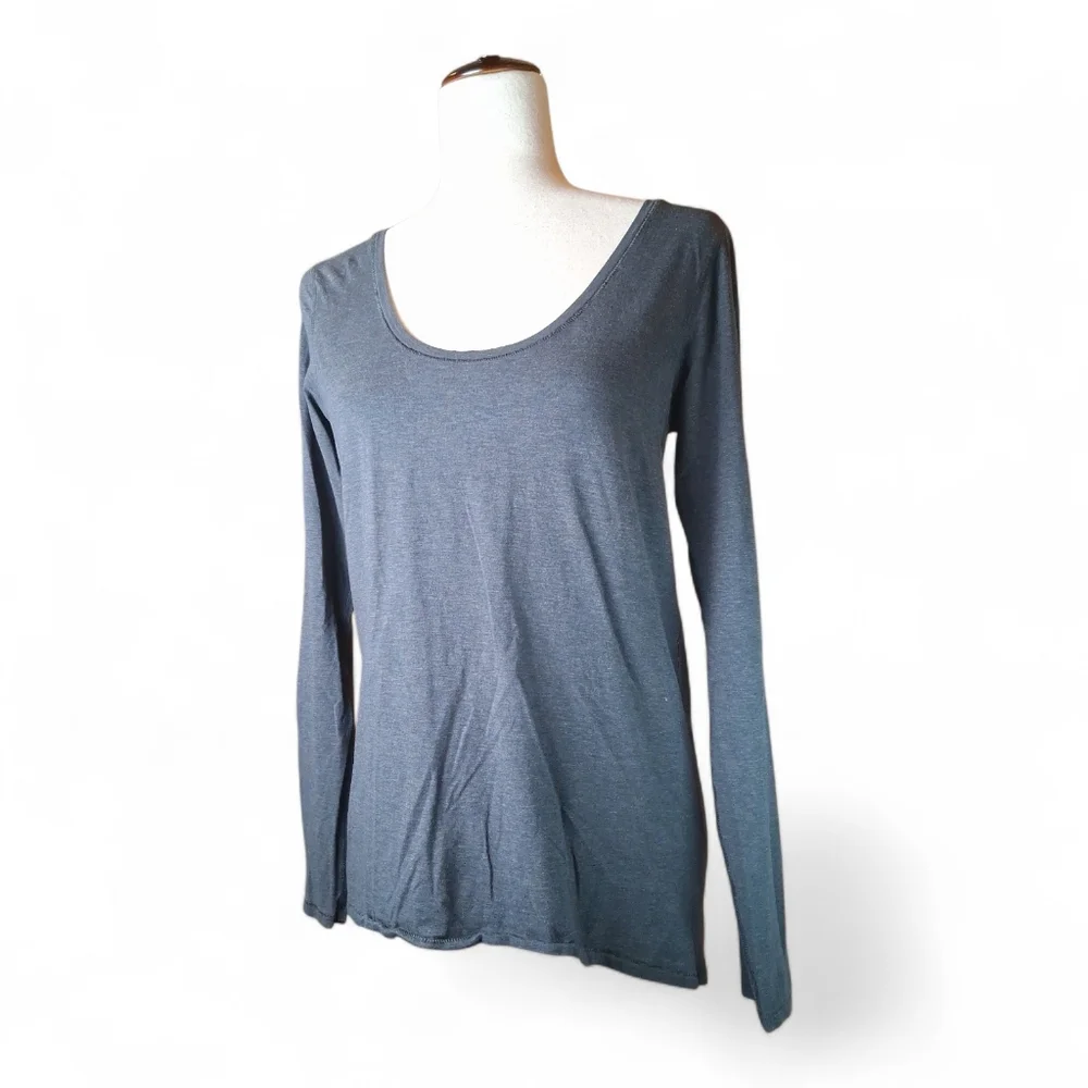 lululemon athletica Grey Long Sleeve Tee Size 8